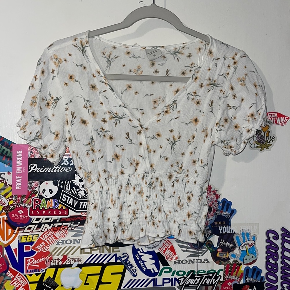 SRING/SUMMER FLORAL TOP
